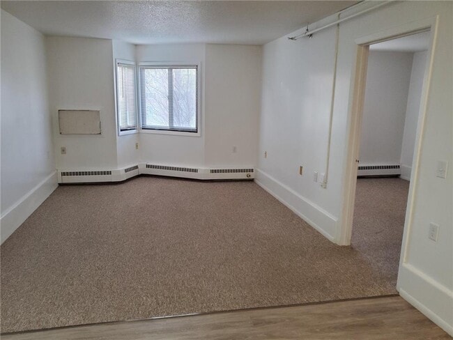 Building Photo - 215 Linden Ave W