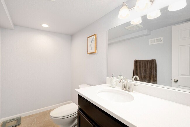 Building Photo - 4 bed, 5 bath House in  Timnath