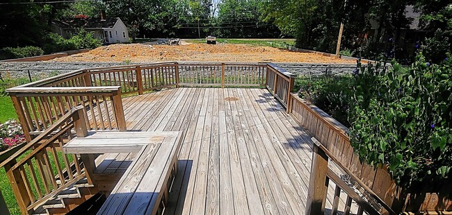 Building Photo - 3 BR, 2 Bath Home Available in Homewood