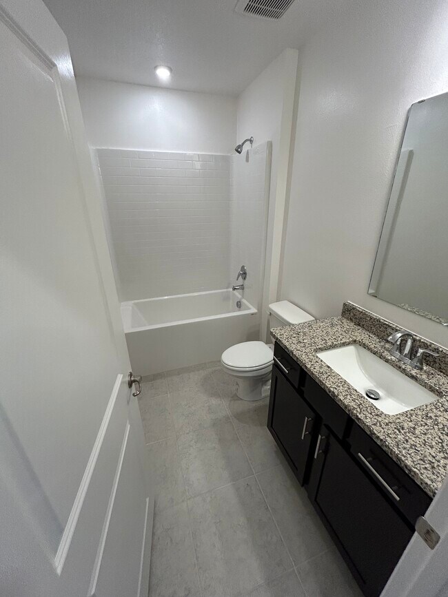 Building Photo - 1355 Kylar Dr NW