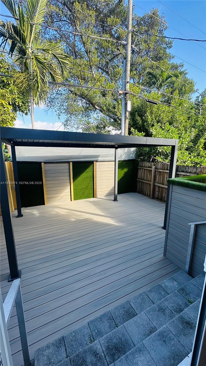 Building Photo - 3653 SW 25th St