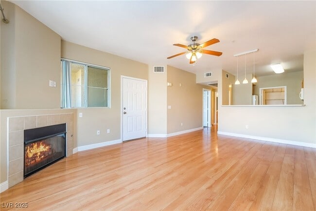 Building Photo - 7115 S Durango Dr
