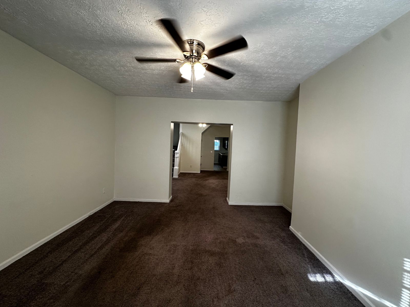 Building Photo - 913 Oakwood Ave
