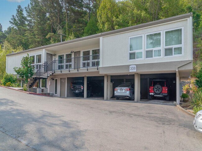 Building Photo - Trailhead Apartments at Tam Junction