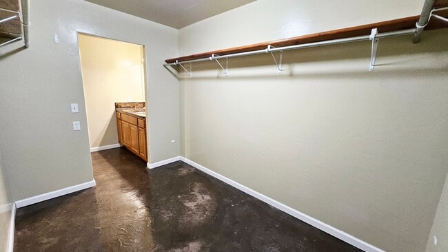 Building Photo - Rural Living- 4 bed/2.5 bath-Piedmont