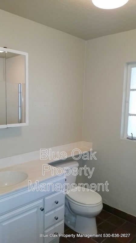 Building Photo - 1025 Ivy St