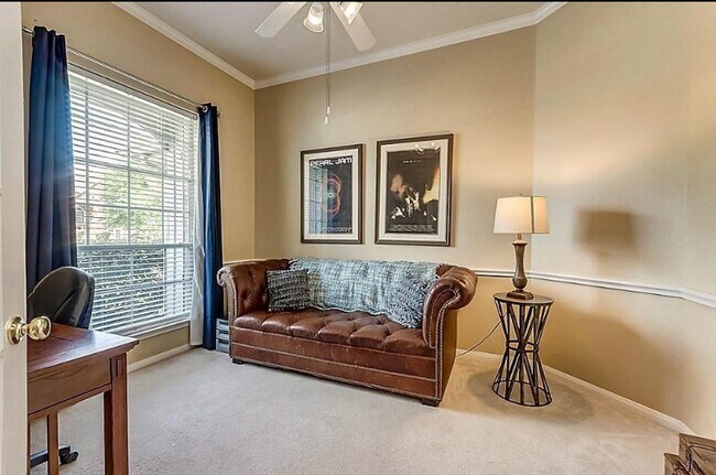 Building Photo - 2617 Sunday House Dr