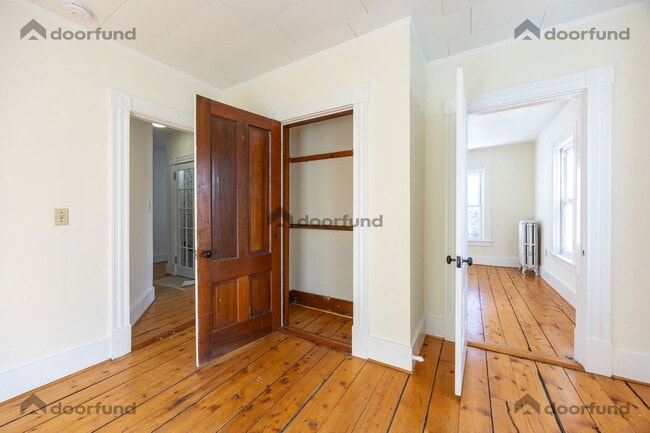 Building Photo - 12 Page St