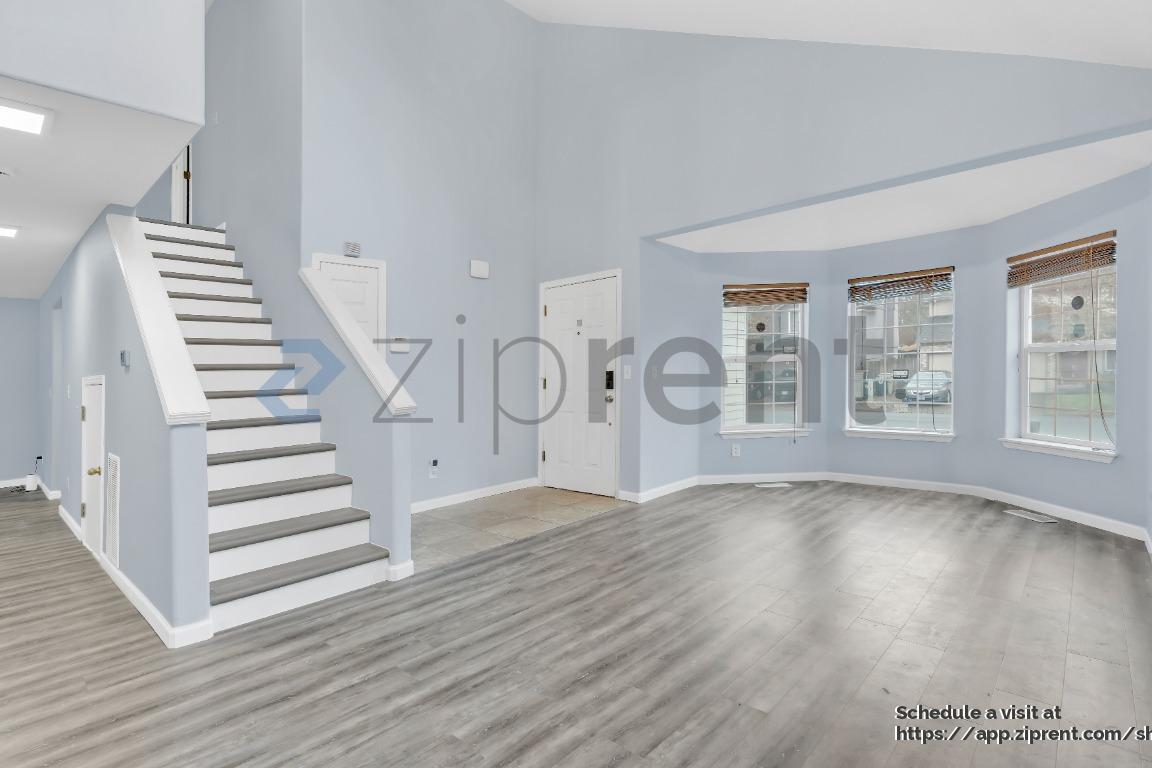 Building Photo - 20277 SW Jay St