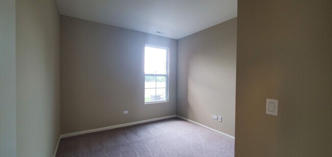 Building Photo - 511 Timber Pointe Dr