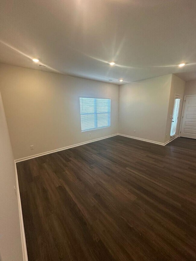 Building Photo - 231 Murphy Ln