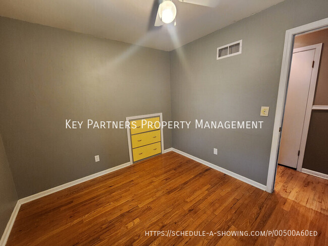 Building Photo - 10710 W 91st Terrace