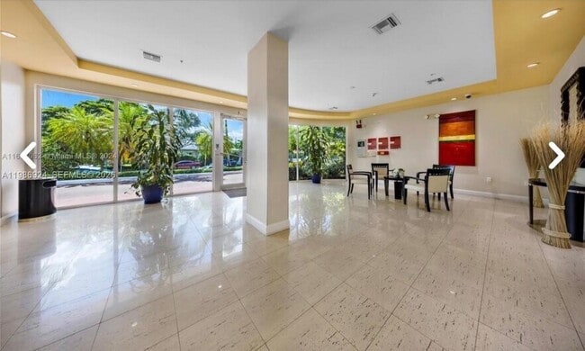 Building Photo - 1555 N Treasure Dr