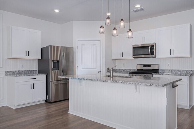 Building Photo - 700 Pintail Pointe