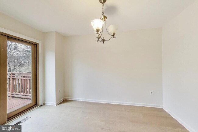 Building Photo - 20488 Summersong Ln