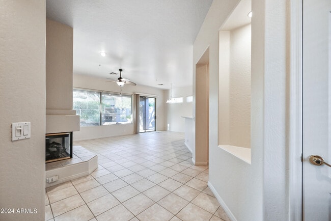 Building Photo - 6572 Shooting Star Way