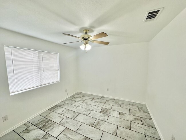 Building Photo - AVAILABLE SOON!