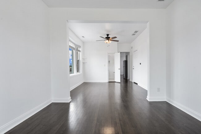 Building Photo - 1532 N Harding Ave