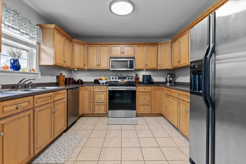 Building Photo - 1871 Clear Brook Ct