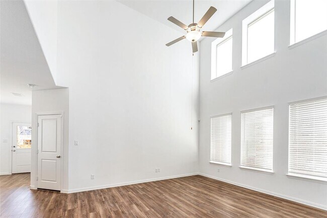 Building Photo - 5349 Archway Dr