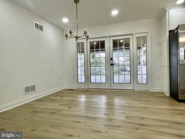 Building Photo - 313 Windsor Ct