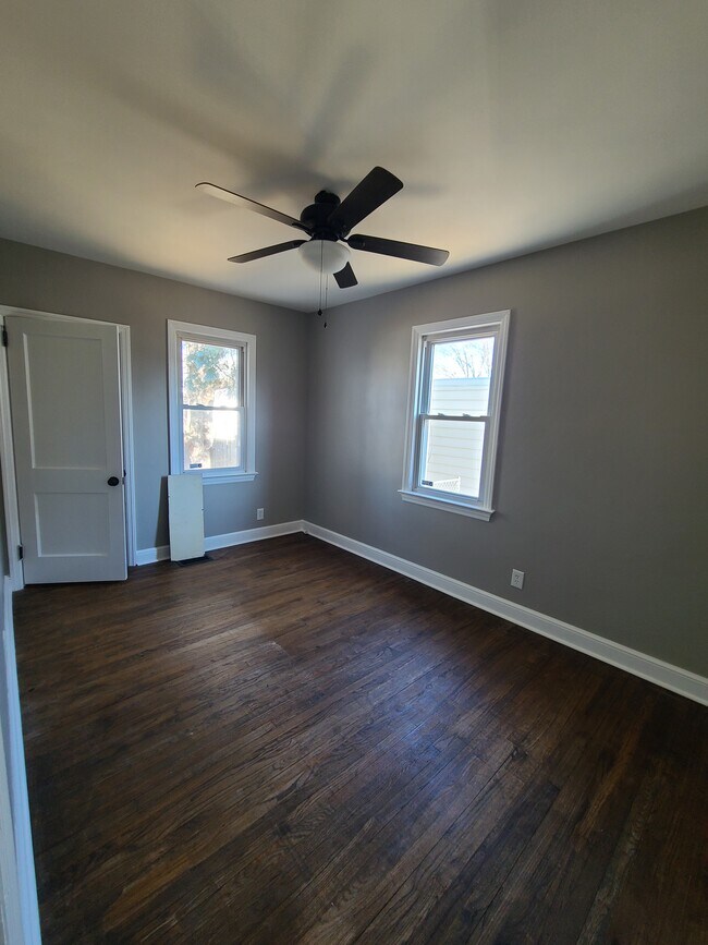 Building Photo - 35 5th Ave