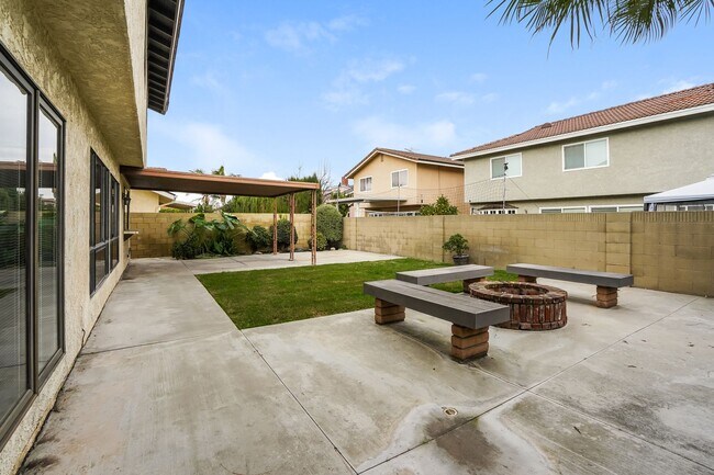 Building Photo - LA PALMA  4BR/2.5BA HOME IN HIGHLY SOUGHT AFTER NEIGHBORHOOD