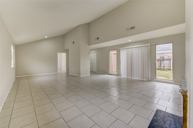 Building Photo - 12327 Fairmeadow Dr