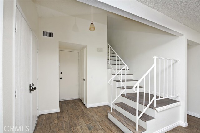 Building Photo - 3089 Gladstone St