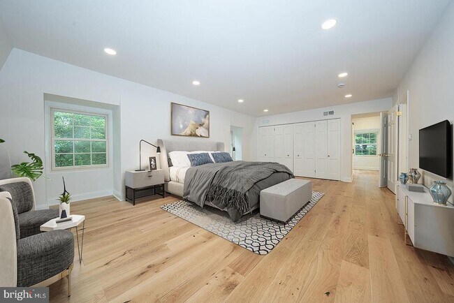 Building Photo - 4103 Laurel Dr