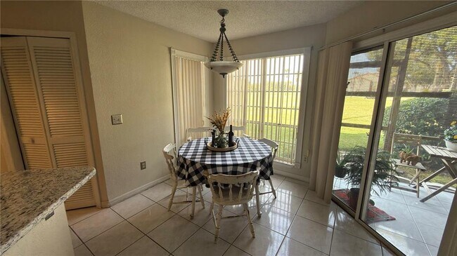 Building Photo - 4690 Pembrook Pl