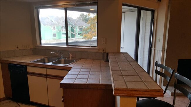 Building Photo - 2500 Burleson Rd