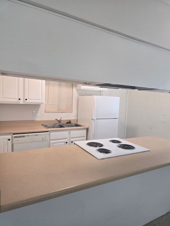 Building Photo - 926 N Belvedere Ave