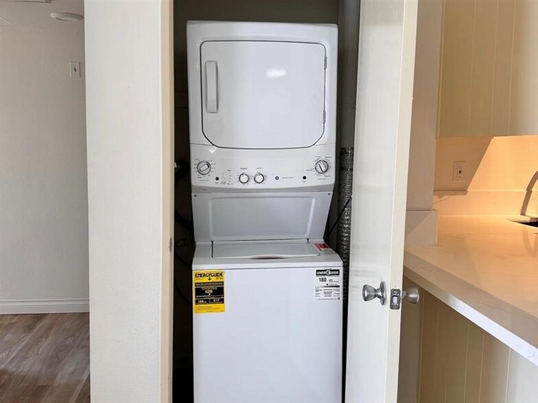 Building Photo - 2425 Purdue Ave