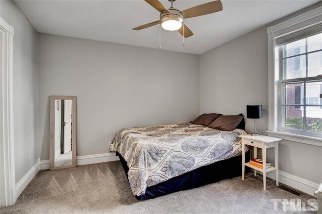 Building Photo - 235 McCauley St