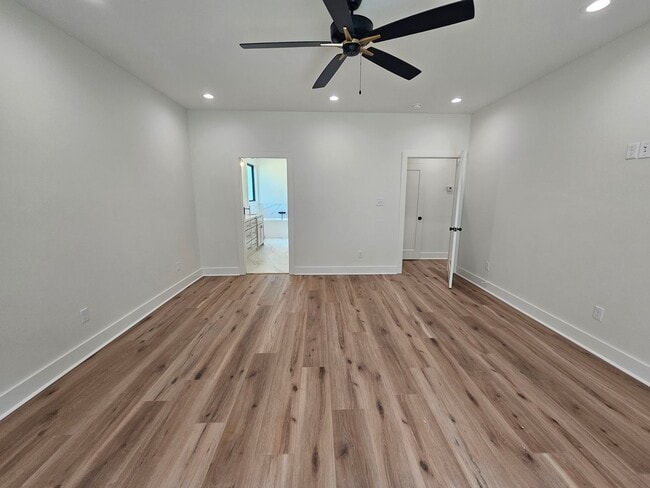 Building Photo - 7233 Havenwood Dr