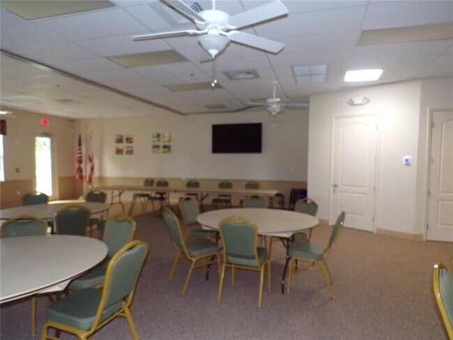 Building Photo - 2732 Royal Palm Dr