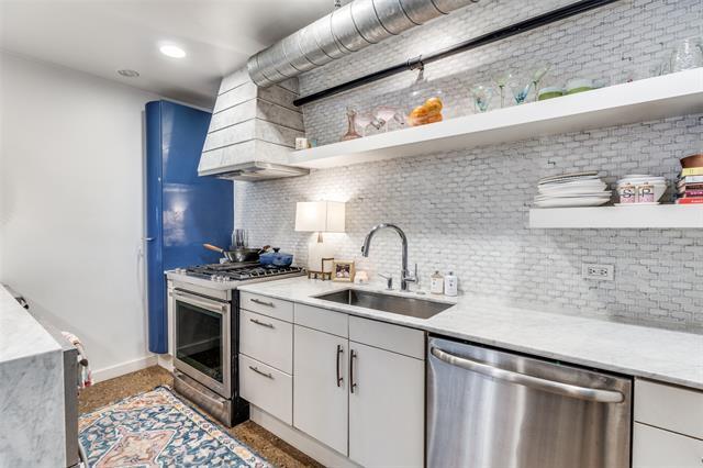 Building Photo - 2727 Hood St