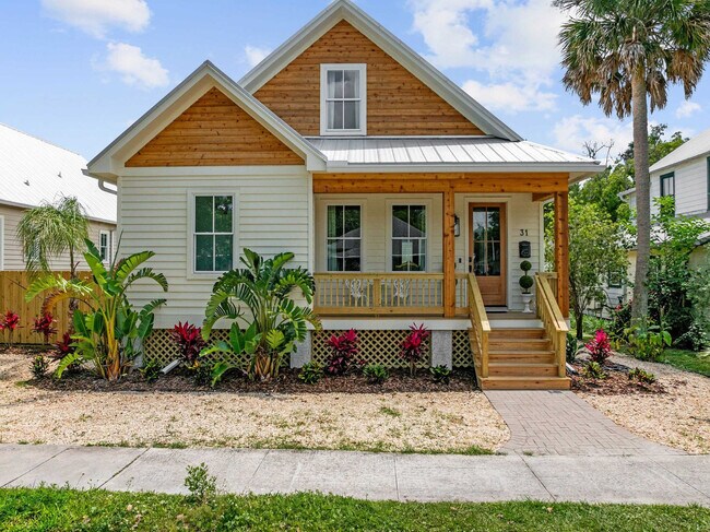 Building Photo - 30 W Castillo Dr