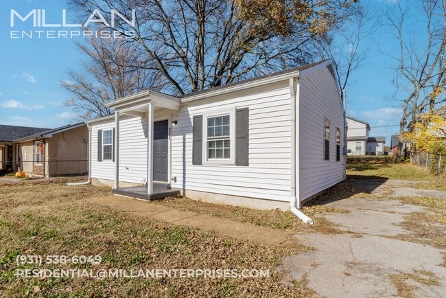 Building Photo - Cozy 2-Bedroom with Outdoor Space & Everyday Convenience