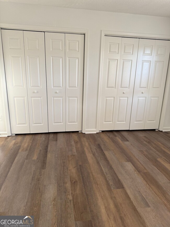 Building Photo - 132 Saine Dr SW