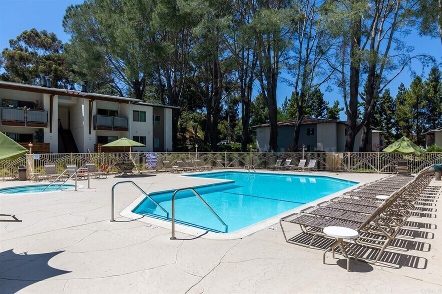 Swimming Pool - 1750 S El Camino Real