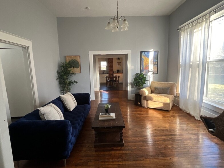 Building Photo - 624 N Highland Ave