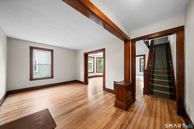 Building Photo - 44 Bigelow Ave