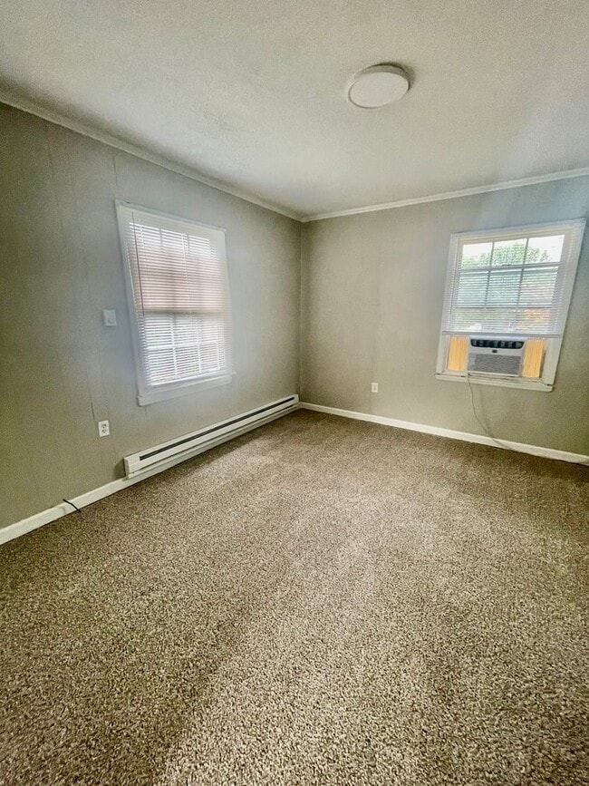 Building Photo - Don't miss out on this  2 bedroom 1 bath home . Located in Lincolnton .