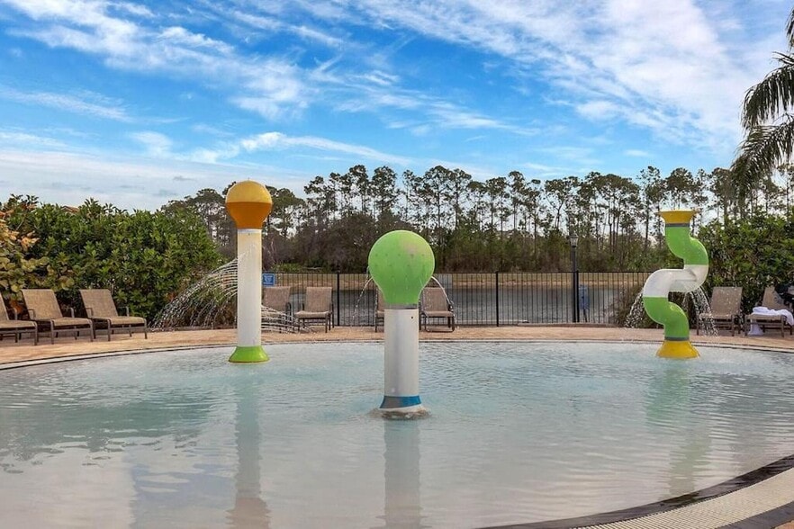 Resort Splash Pad and Lake - 8966 Sugar Palm Rd