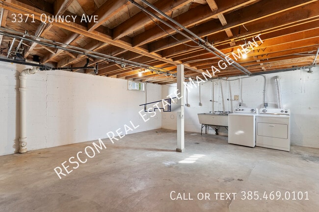 Building Photo - 3371 Quincy Ave