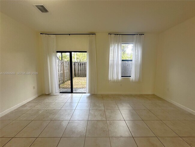 Building Photo - 11544 SW 151 Ave