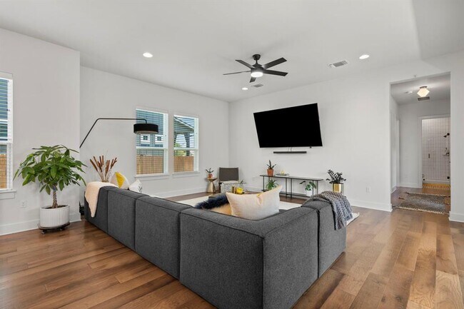 Building Photo - 8416 Apogee Blvd