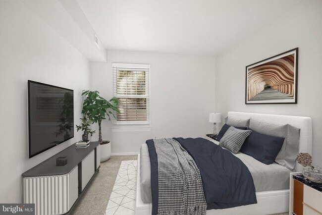 Building Photo - 31 Everett Dr